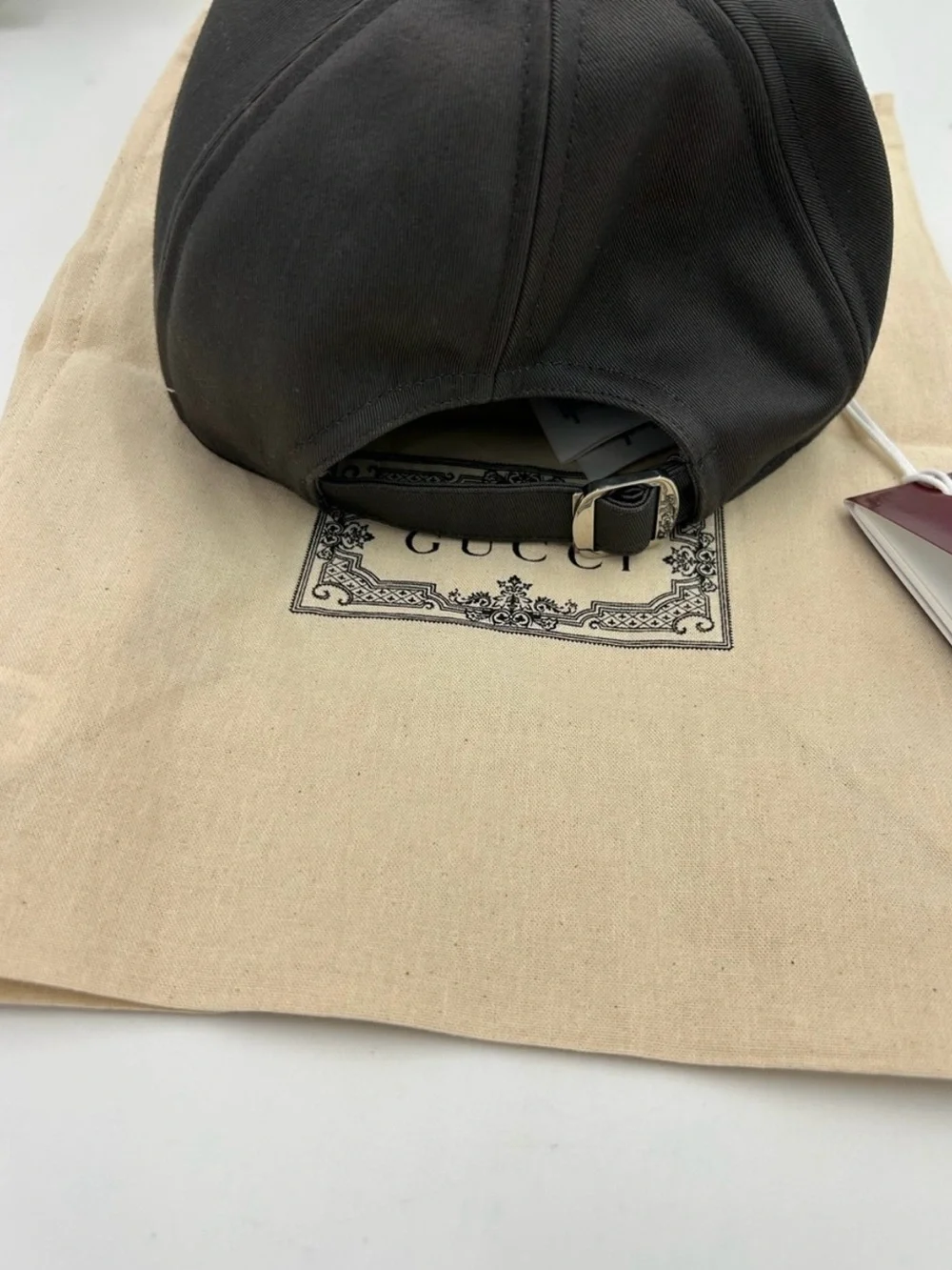 Men’s Gucci cotton canvas embroidered logo baseball cap size medium adjustable